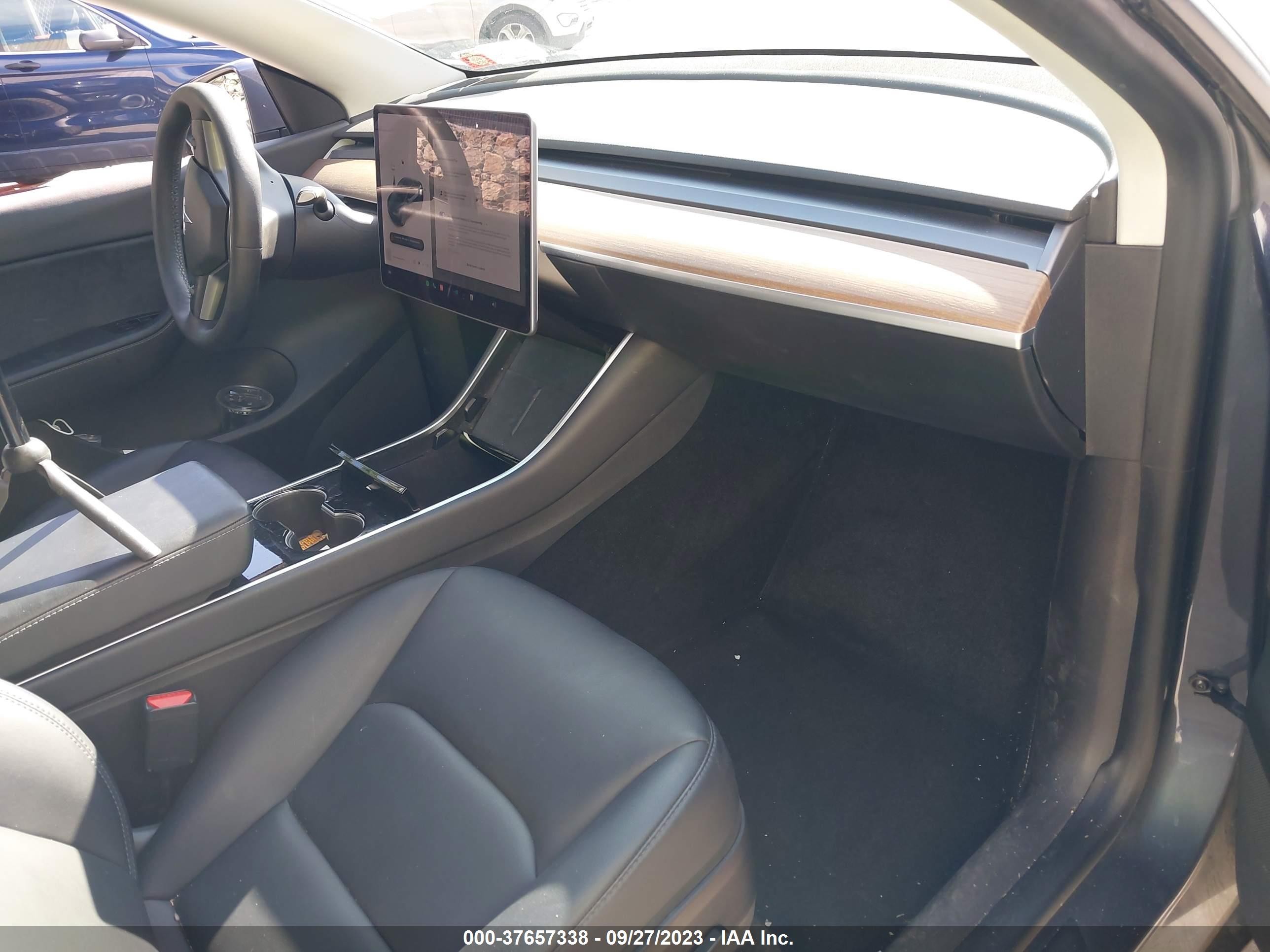 Photo 4 VIN: 5YJYGDED3MF106127 - TESLA MODEL Y 