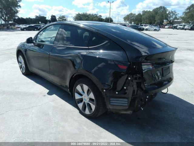 Photo 2 VIN: 5YJYGDED3MF130301 - TESLA MODEL Y 