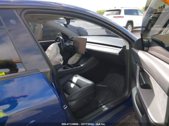 Photo 4 VIN: 5YJYGDED4MF112857 - TESLA MODEL Y 