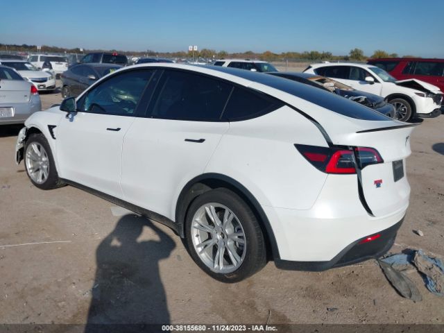 Photo 2 VIN: 5YJYGDED6MF105490 - TESLA MODEL Y 