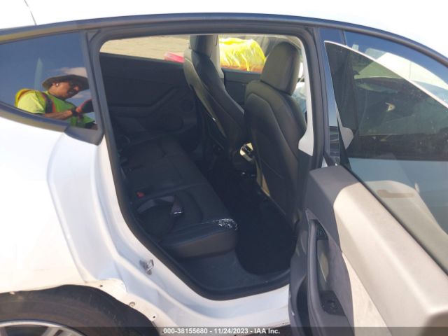 Photo 7 VIN: 5YJYGDED6MF105490 - TESLA MODEL Y 