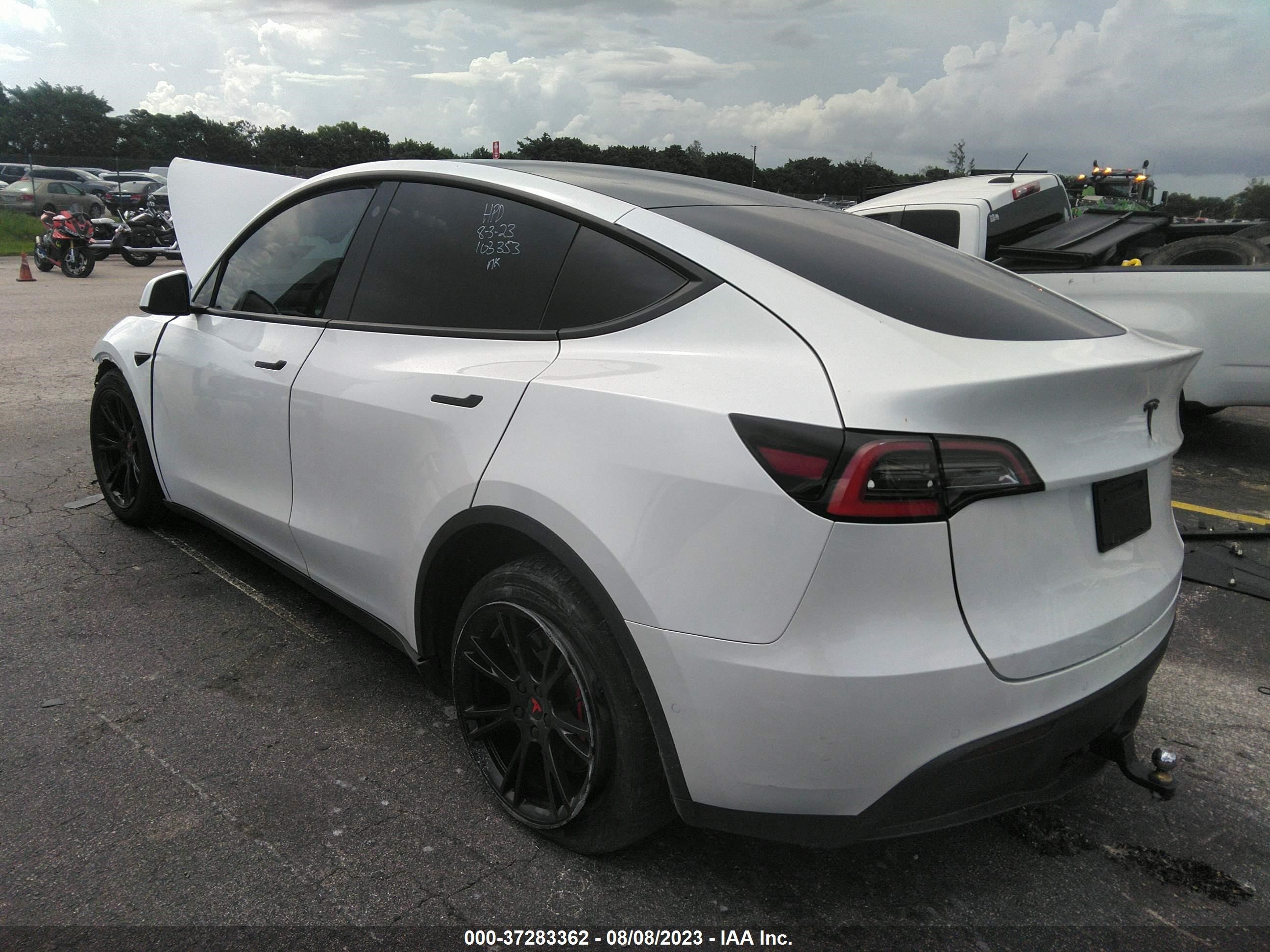 Photo 2 VIN: 5YJYGDED8MF103353 - TESLA MODEL Y 