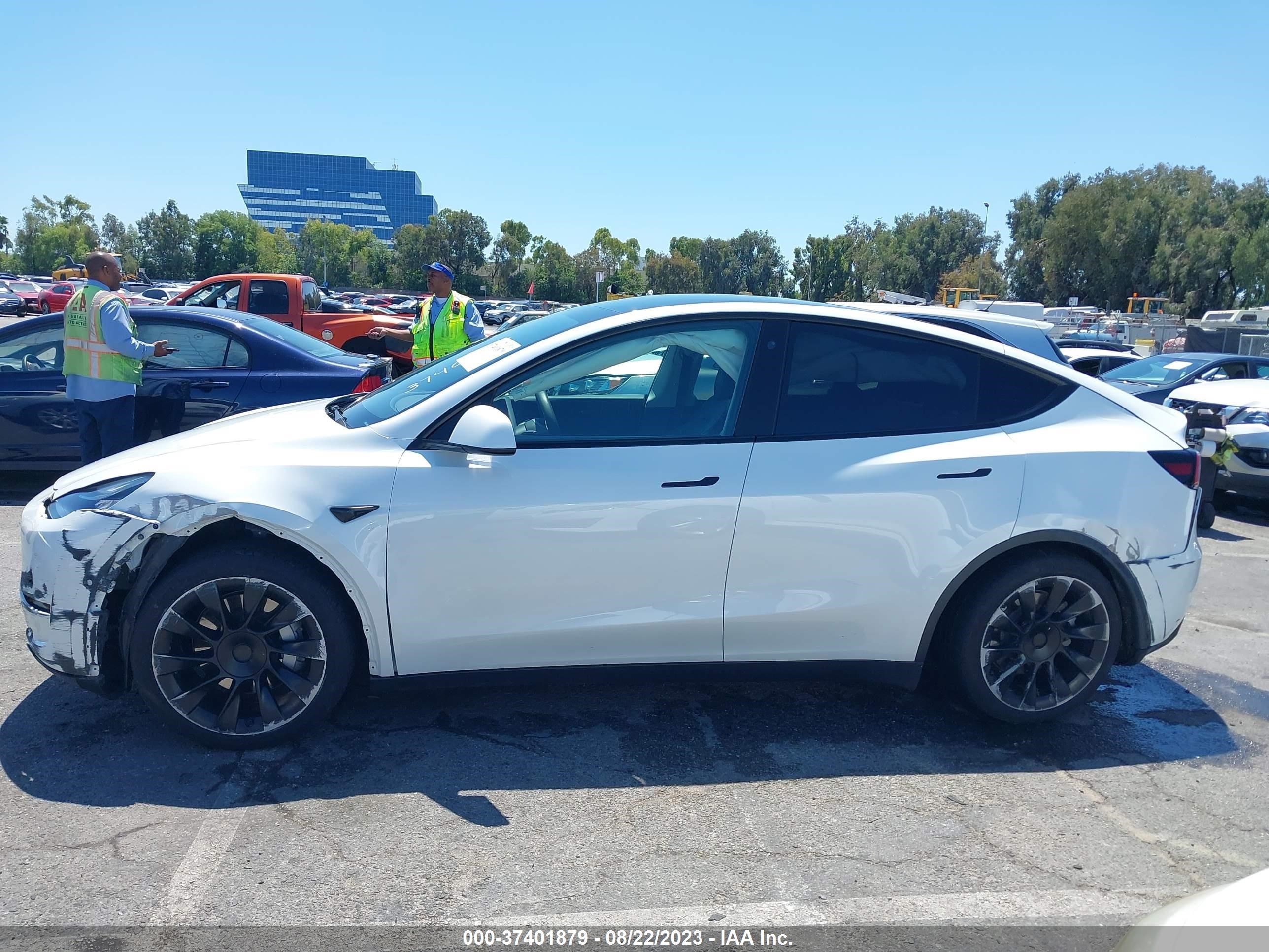 Photo 12 VIN: 5YJYGDED8MF112988 - TESLA MODEL Y 