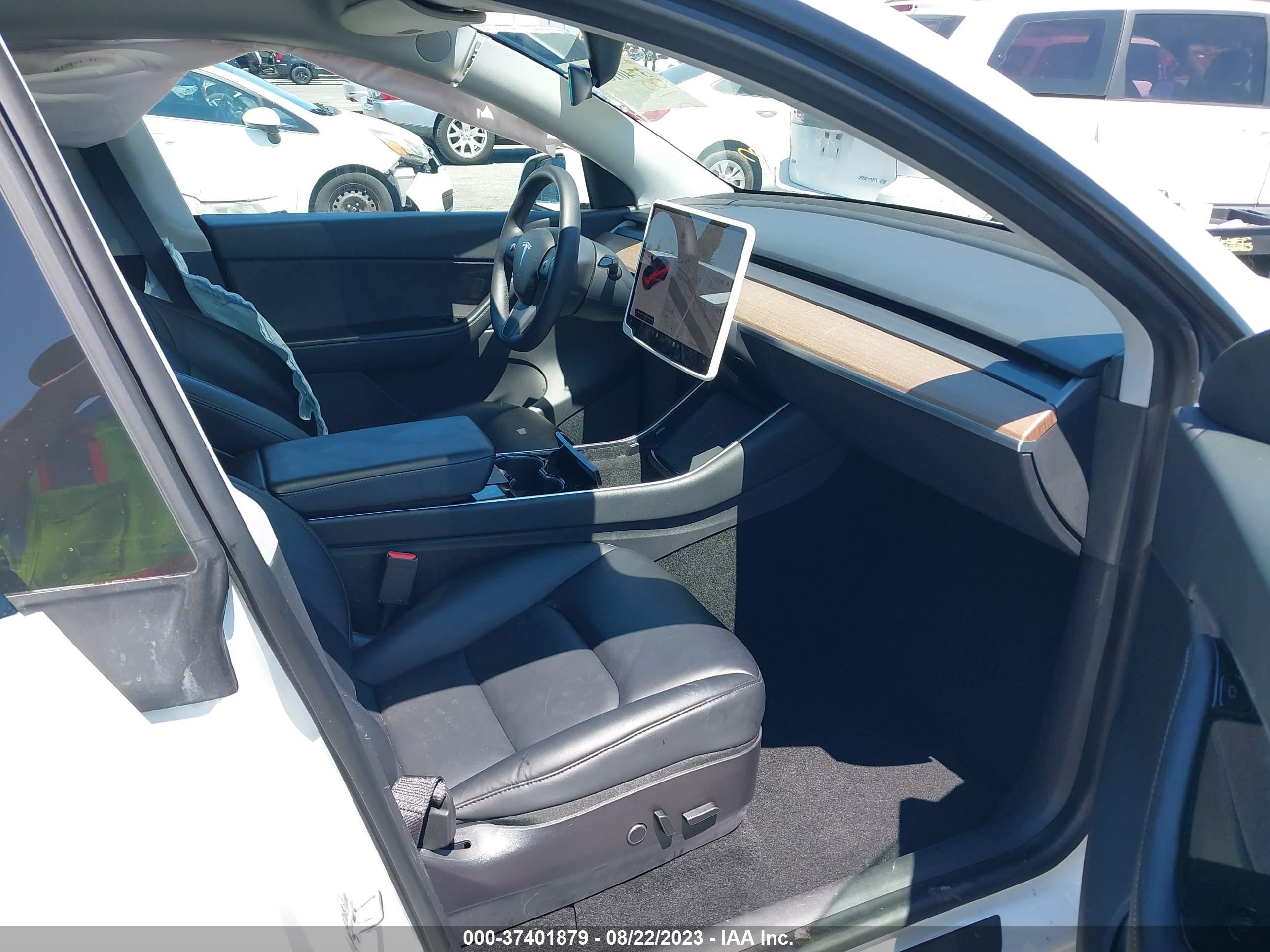 Photo 4 VIN: 5YJYGDED8MF112988 - TESLA MODEL Y 