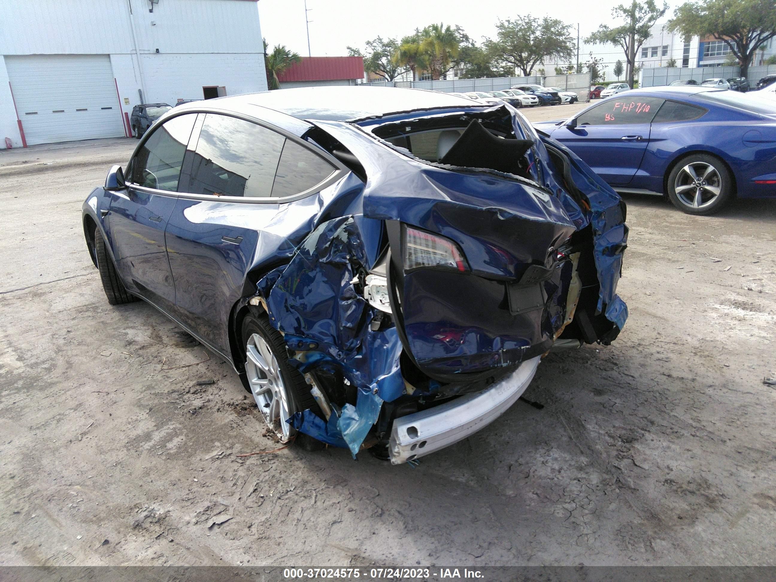 Photo 2 VIN: 5YJYGDED9MF109128 - TESLA MODEL Y 