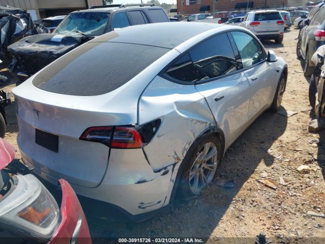 Photo 3 VIN: 5YJYGDEDXMF106982 - TESLA MODEL Y 