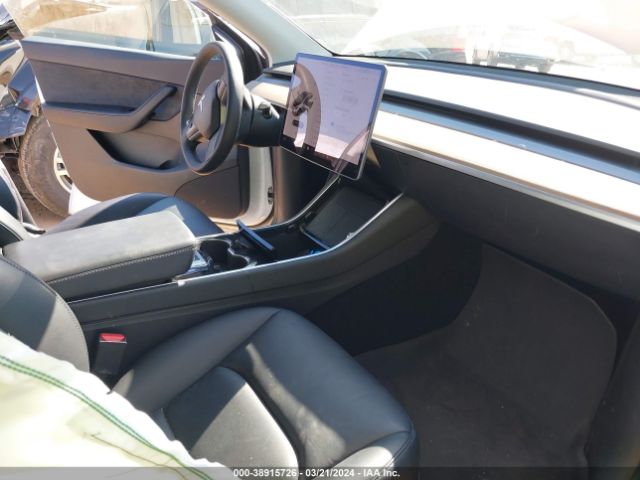 Photo 4 VIN: 5YJYGDEDXMF106982 - TESLA MODEL Y 