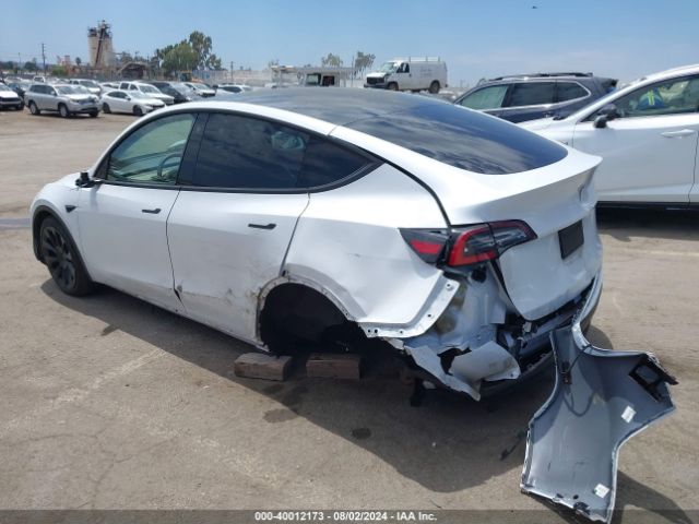 Photo 2 VIN: 5YJYGDEDXMF107503 - TESLA MODEL Y 