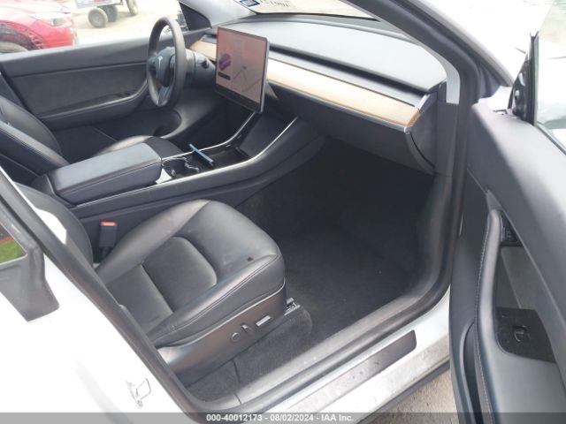 Photo 4 VIN: 5YJYGDEDXMF107503 - TESLA MODEL Y 