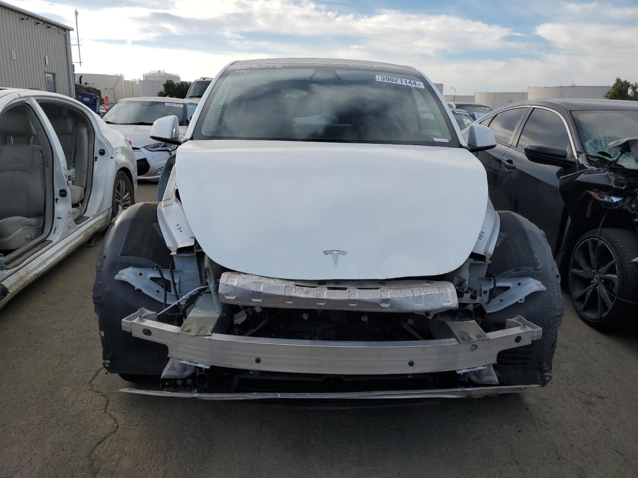 Photo 4 VIN: 5YJYGDEE0LF042927 - TESLA MODEL Y 