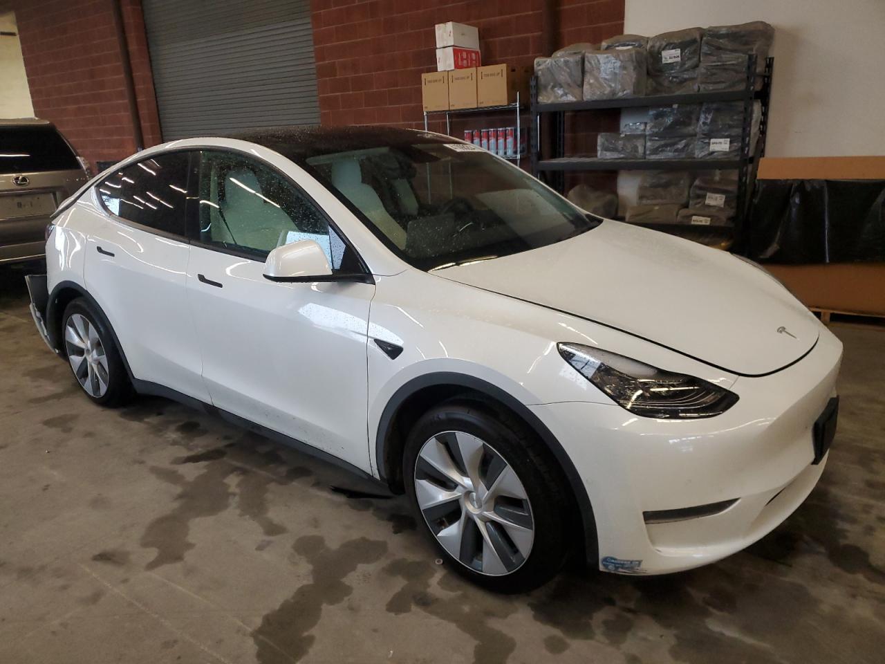 Photo 3 VIN: 5YJYGDEE0LF043284 - TESLA MODEL Y 