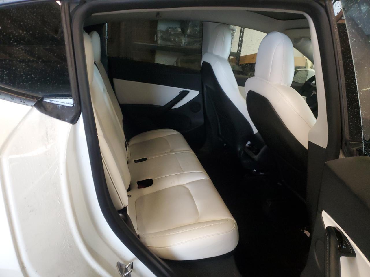 Photo 9 VIN: 5YJYGDEE0LF043284 - TESLA MODEL Y 