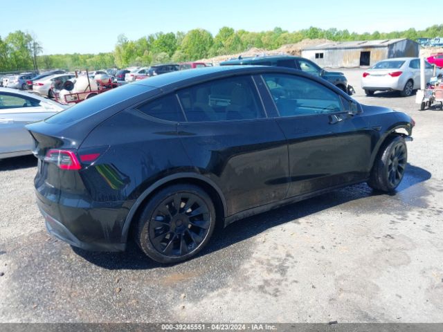 Photo 3 VIN: 5YJYGDEE0MF071751 - TESLA MODEL Y 