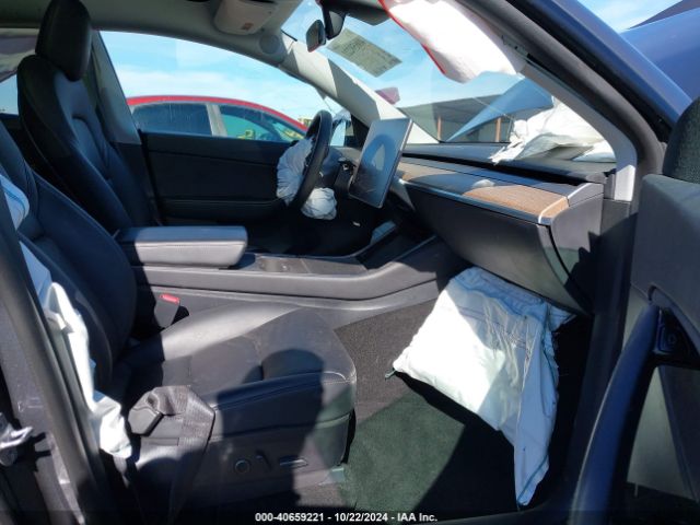 Photo 4 VIN: 5YJYGDEE0MF084144 - TESLA MODEL Y 