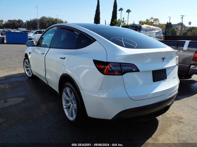 Photo 2 VIN: 5YJYGDEE0MF094642 - TESLA MODEL Y 