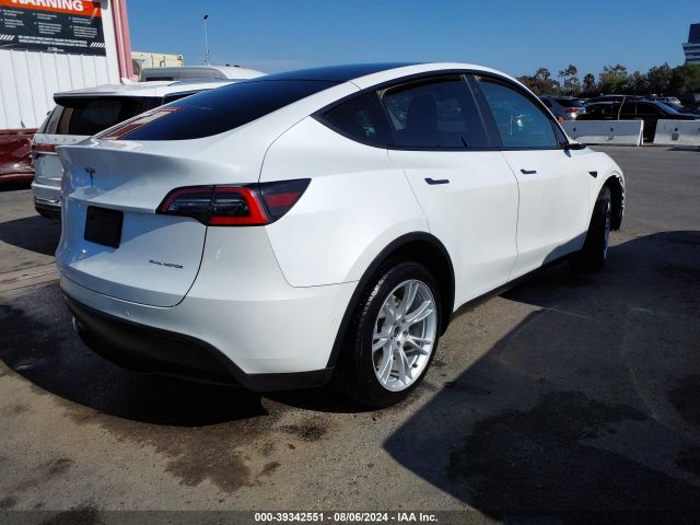 Photo 3 VIN: 5YJYGDEE0MF094642 - TESLA MODEL Y 