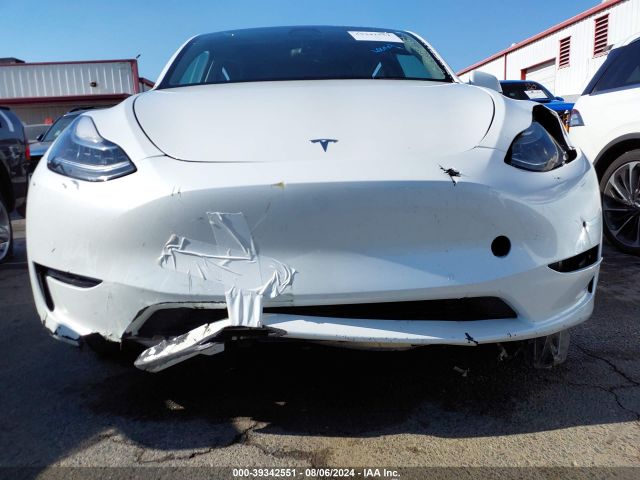 Photo 5 VIN: 5YJYGDEE0MF094642 - TESLA MODEL Y 