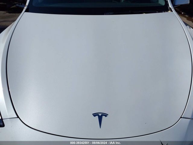 Photo 9 VIN: 5YJYGDEE0MF094642 - TESLA MODEL Y 