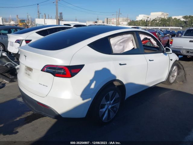 Photo 3 VIN: 5YJYGDEE0MF094785 - TESLA MODEL Y 