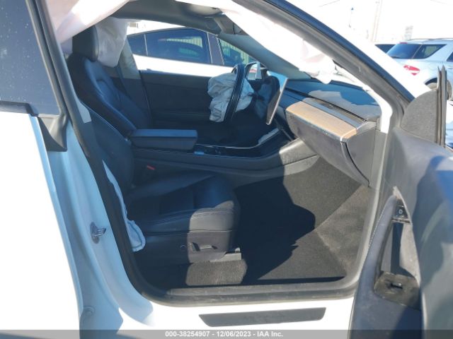 Photo 4 VIN: 5YJYGDEE0MF094785 - TESLA MODEL Y 