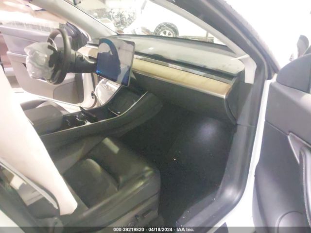 Photo 4 VIN: 5YJYGDEE0MF118566 - TESLA MODEL Y 