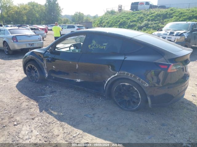 Photo 2 VIN: 5YJYGDEE0MF120284 - TESLA MODEL Y 