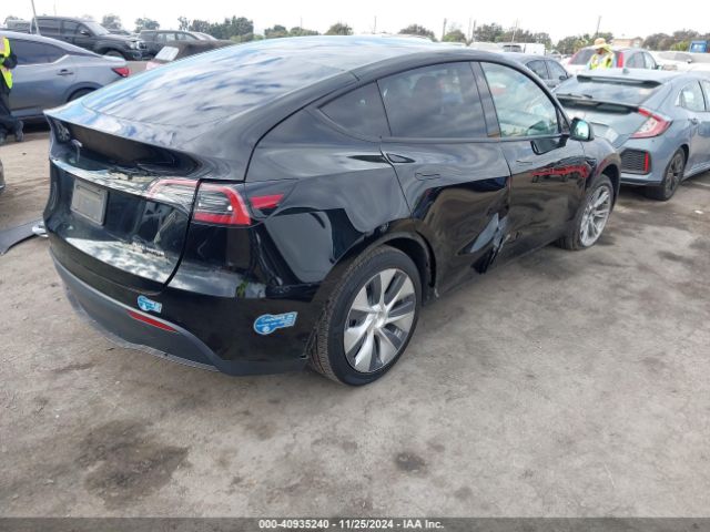 Photo 3 VIN: 5YJYGDEE0MF152779 - TESLA MODEL Y 