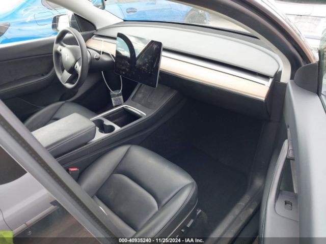 Photo 4 VIN: 5YJYGDEE0MF152779 - TESLA MODEL Y 