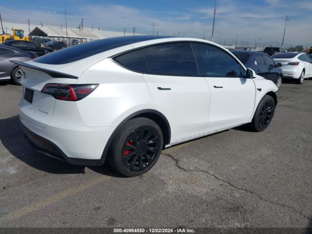 Photo 3 VIN: 5YJYGDEE0MF161935 - TESLA MODEL Y 