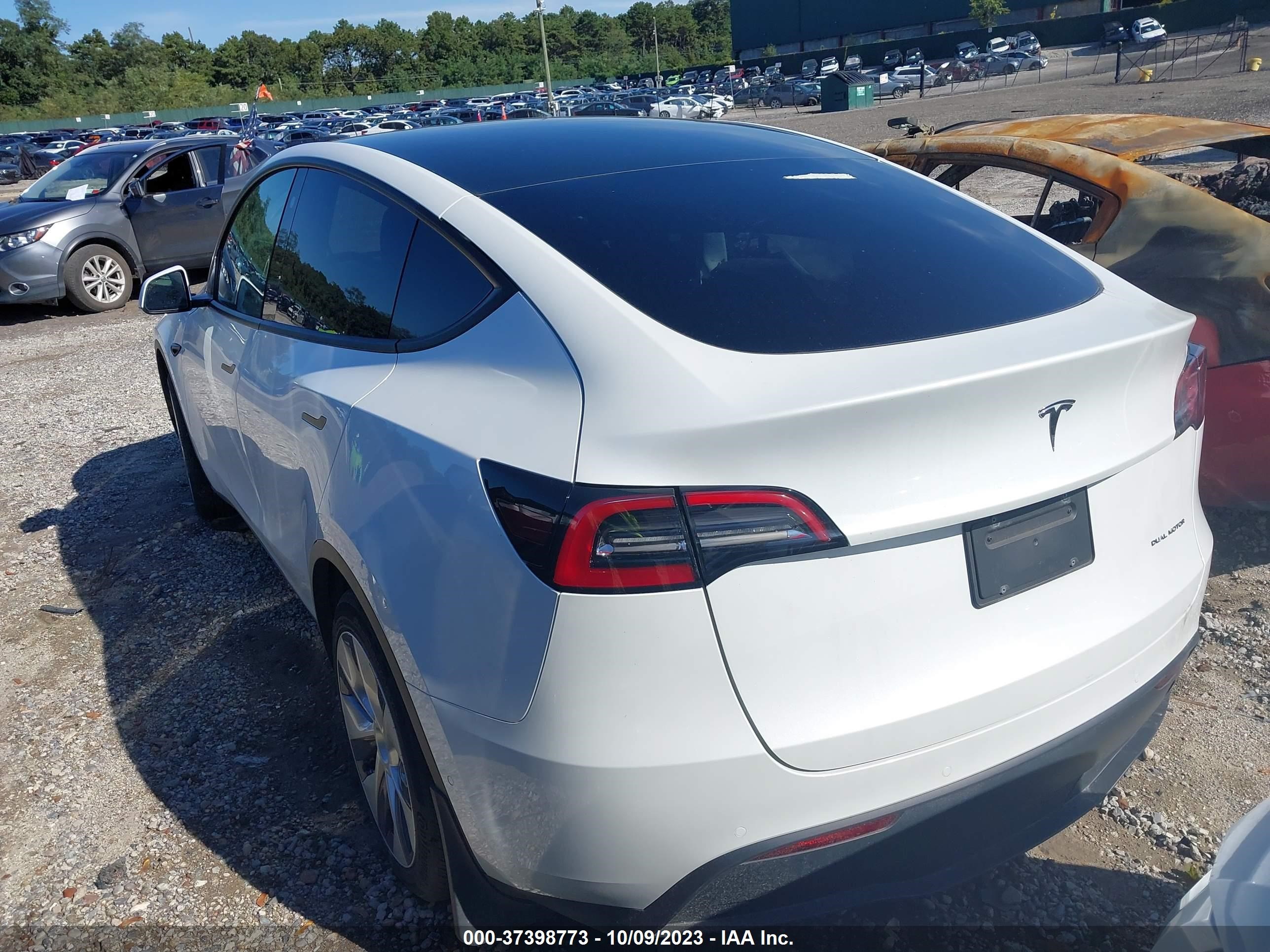 Photo 2 VIN: 5YJYGDEE0MF208753 - TESLA MODEL Y 