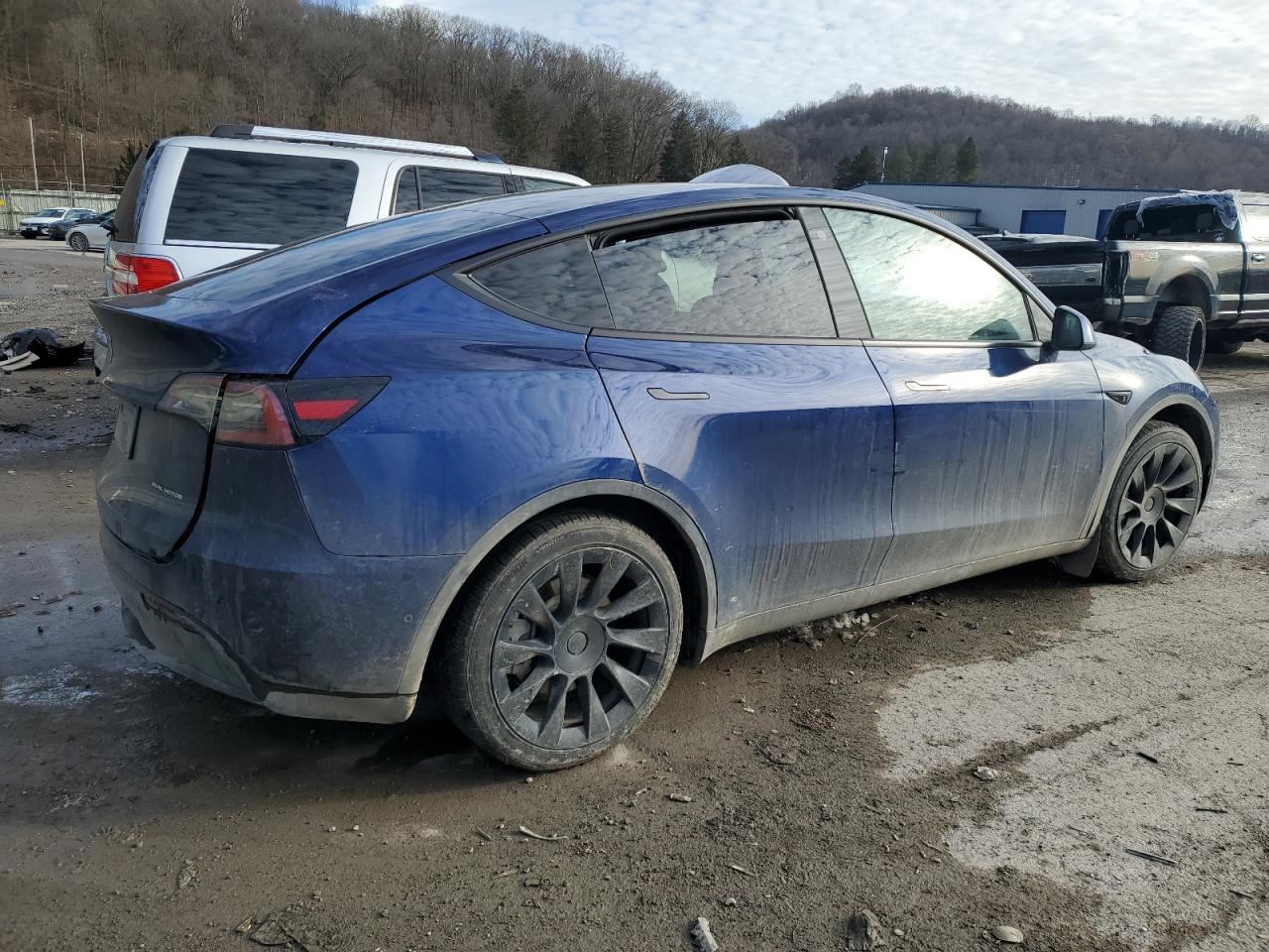 Photo 2 VIN: 5YJYGDEE0MF242109 - TESLA MODEL Y 