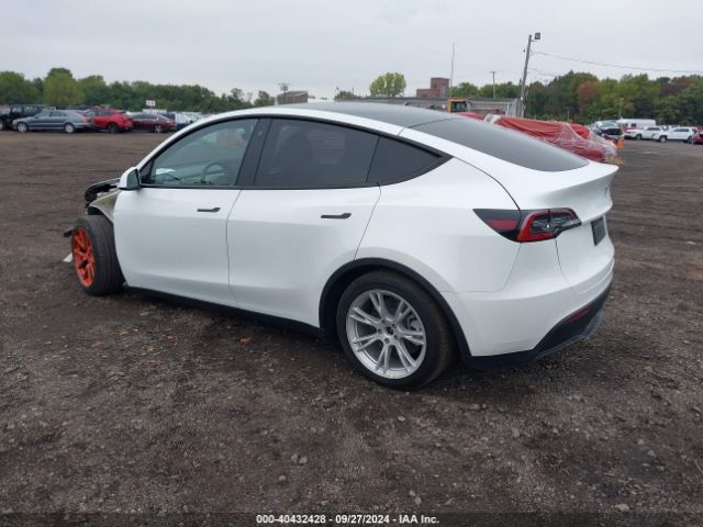 Photo 2 VIN: 5YJYGDEE1LF006132 - TESLA MODEL Y 