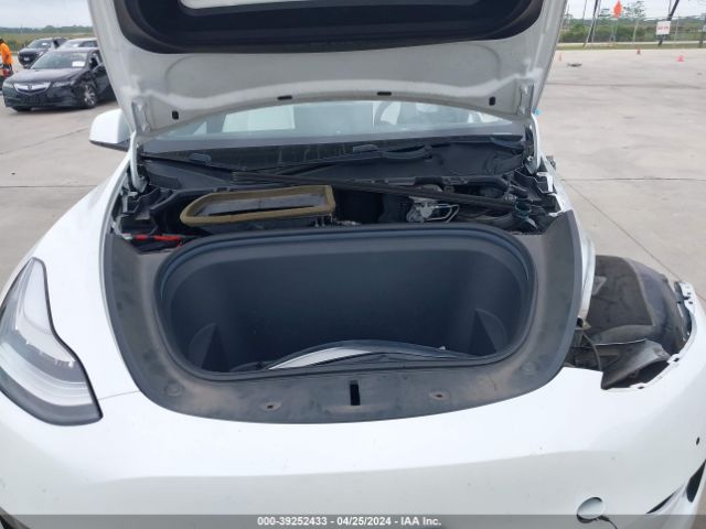 Photo 9 VIN: 5YJYGDEE1LF027403 - TESLA MODEL Y 