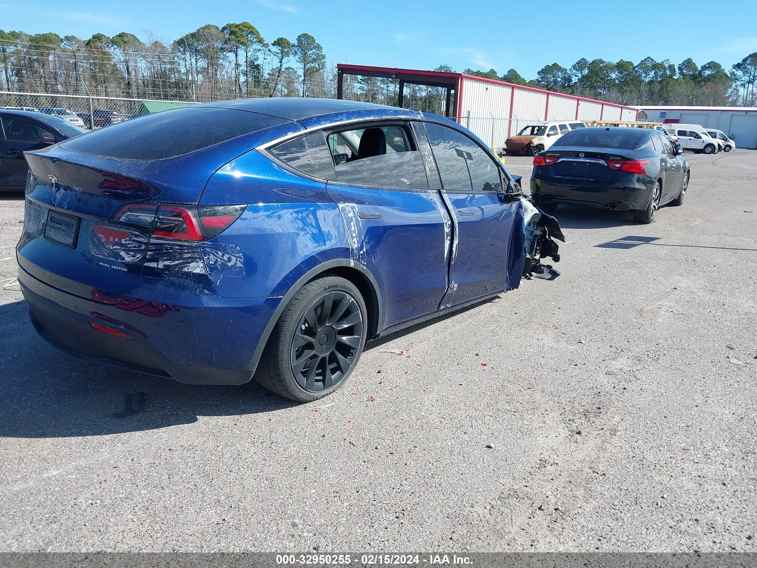 Photo 3 VIN: 5YJYGDEE1LF040572 - TESLA MODEL Y 