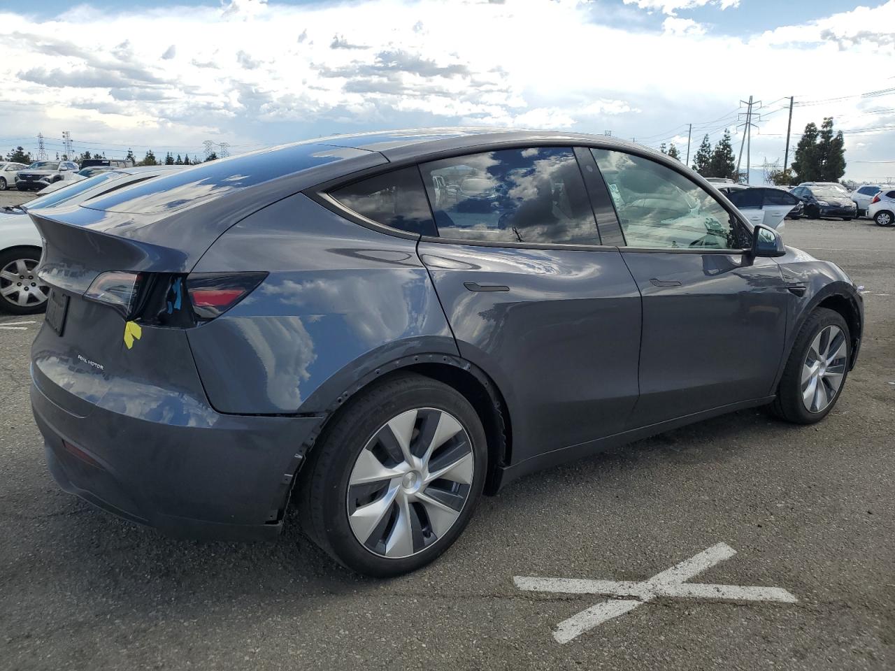 Photo 2 VIN: 5YJYGDEE1LF050261 - TESLA MODEL Y 