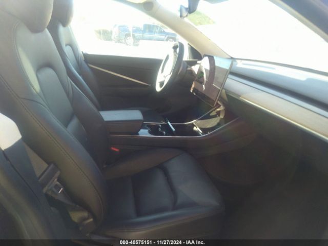 Photo 4 VIN: 5YJYGDEE1LF050275 - TESLA MODEL Y 