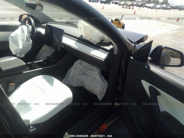 Photo 4 VIN: 5YJYGDEE1LF056092 - TESLA MODEL Y 