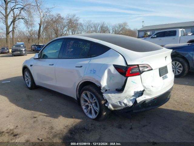 Photo 2 VIN: 5YJYGDEE1MF074948 - TESLA MODEL Y 