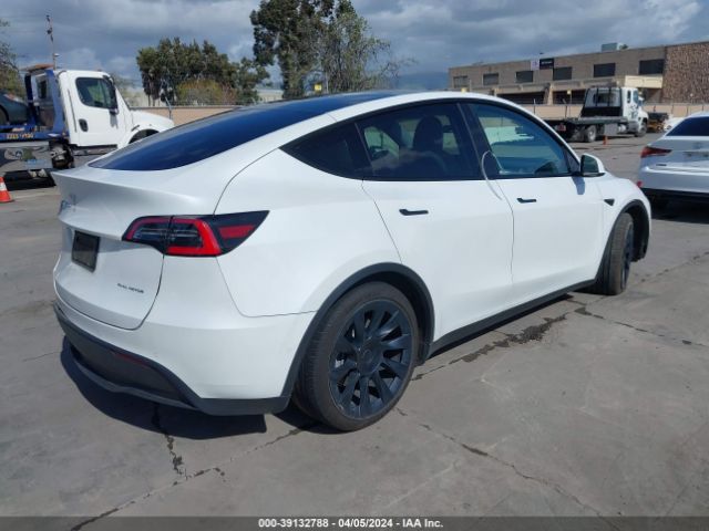 Photo 3 VIN: 5YJYGDEE1MF095766 - TESLA MODEL Y 