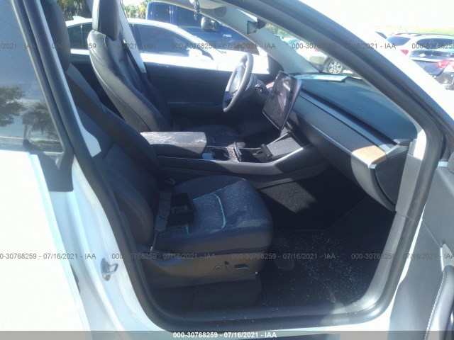 Photo 4 VIN: 5YJYGDEE1MF099784 - TESLA MODEL Y 