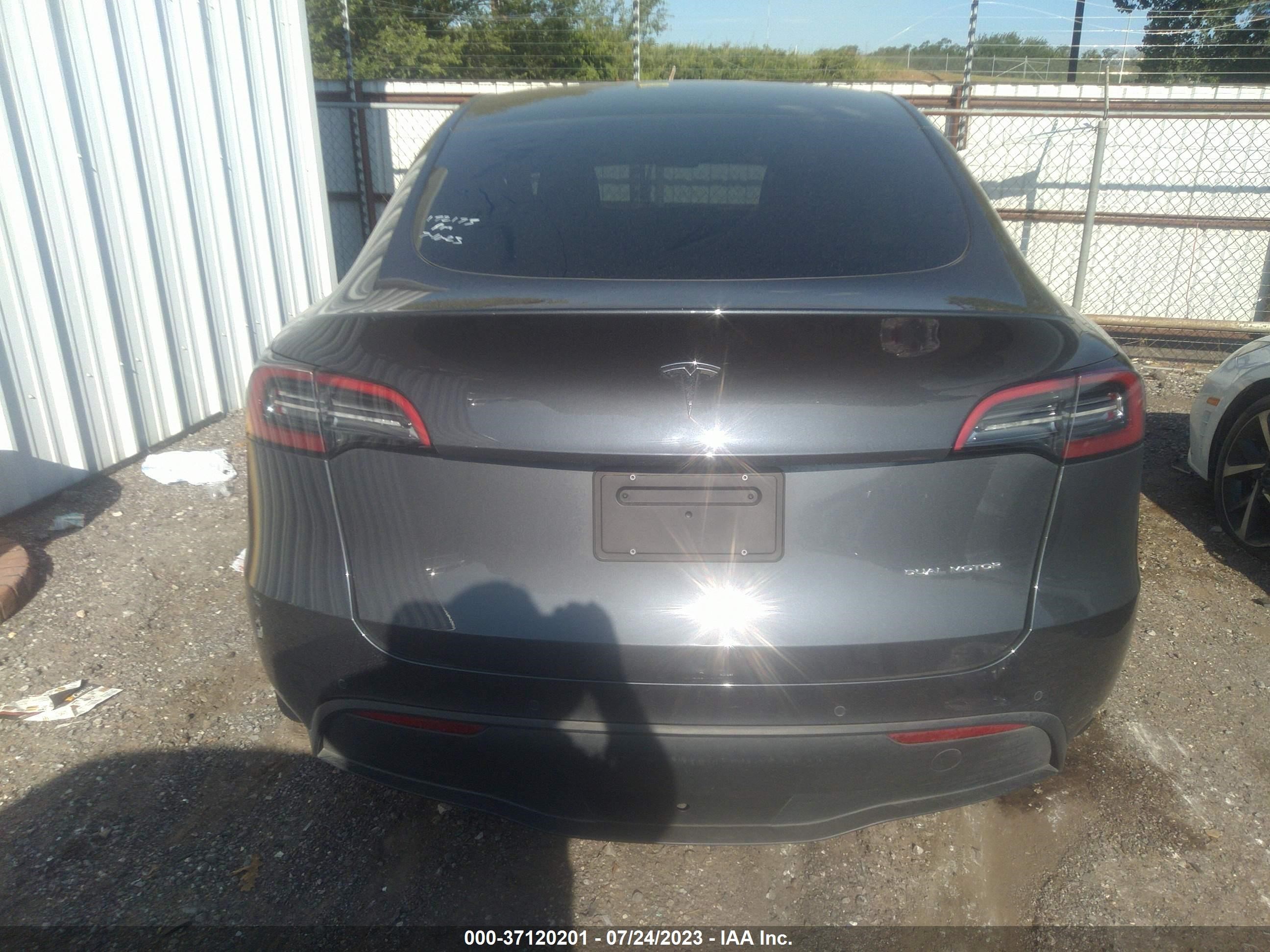 Photo 14 VIN: 5YJYGDEE1MF148577 - TESLA MODEL Y 