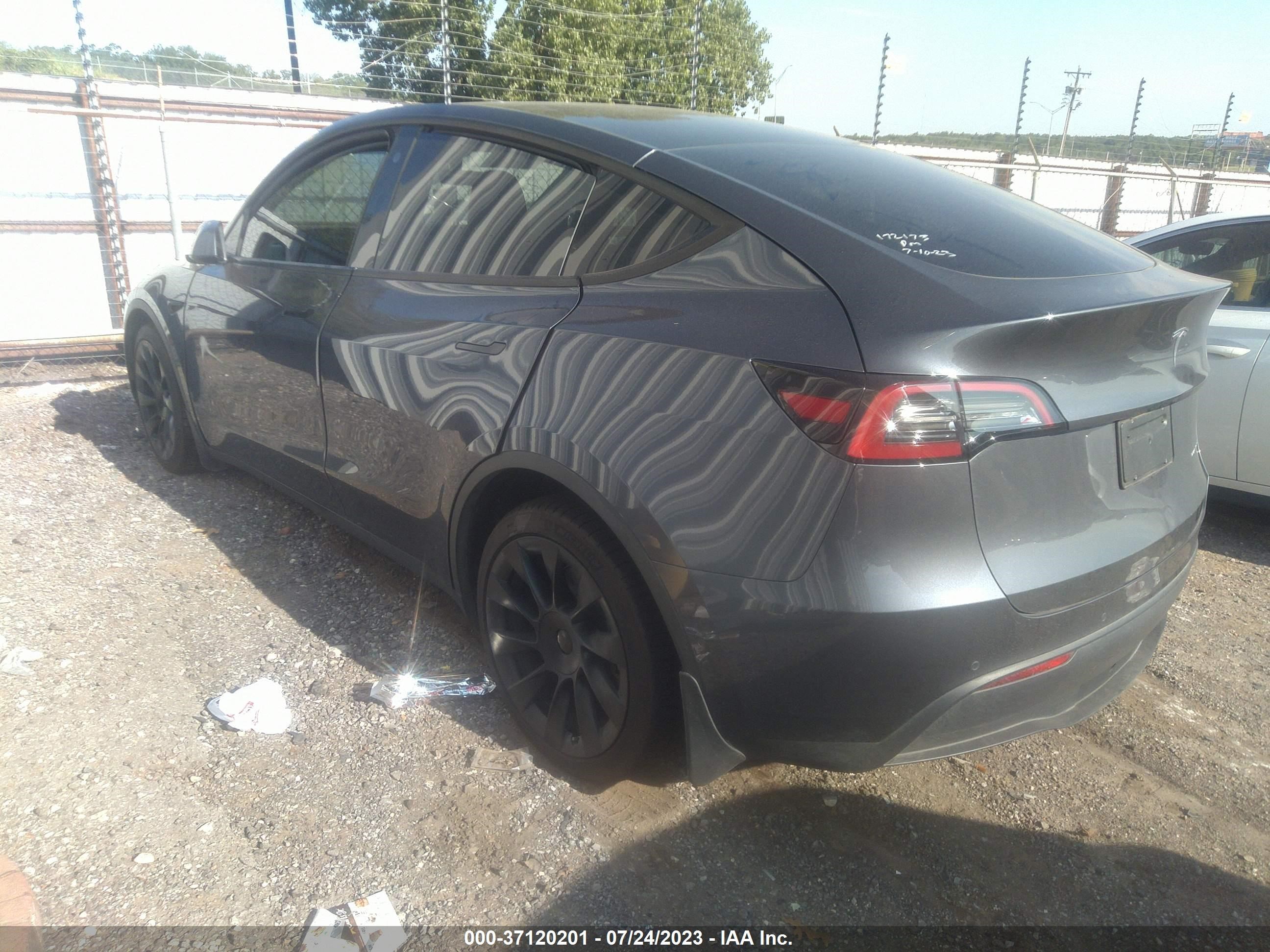 Photo 2 VIN: 5YJYGDEE1MF148577 - TESLA MODEL Y 