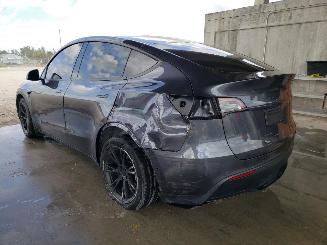 Photo 2 VIN: 5YJYGDEE1MF175262 - TESLA MODEL Y 