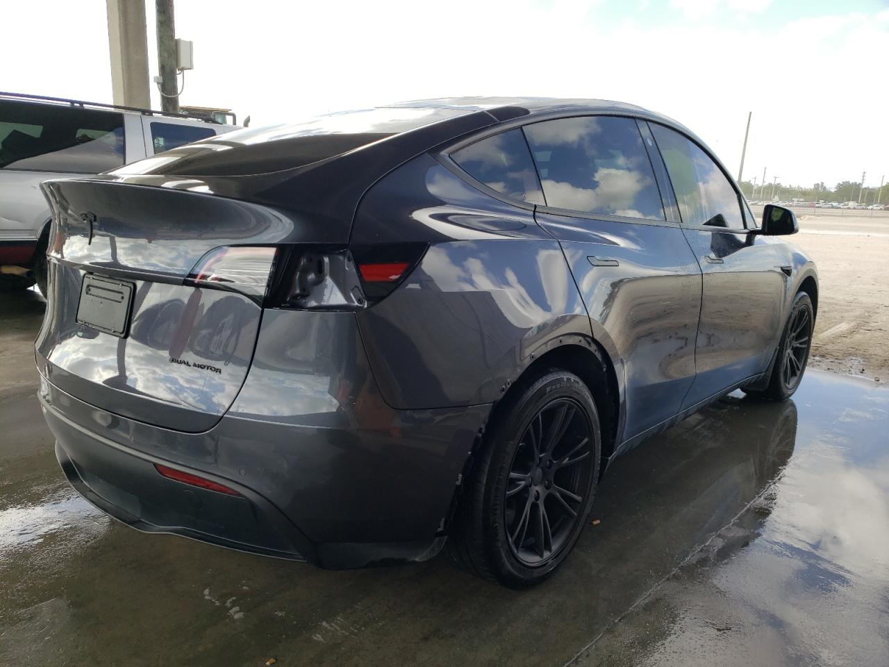 Photo 3 VIN: 5YJYGDEE1MF175262 - TESLA MODEL Y 