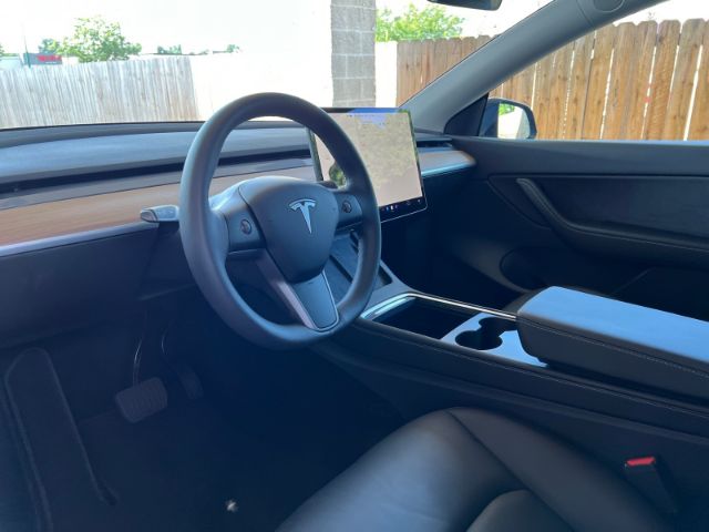 Photo 3 VIN: 5YJYGDEE1MF193602 - TESLA MODEL Y 