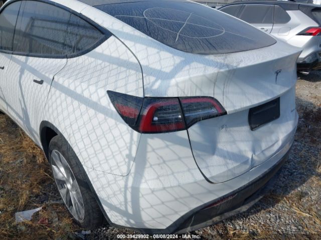 Photo 2 VIN: 5YJYGDEE1MF213038 - TESLA MODEL Y 