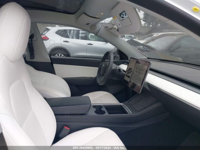 Photo 4 VIN: 5YJYGDEE1MF213038 - TESLA MODEL Y 