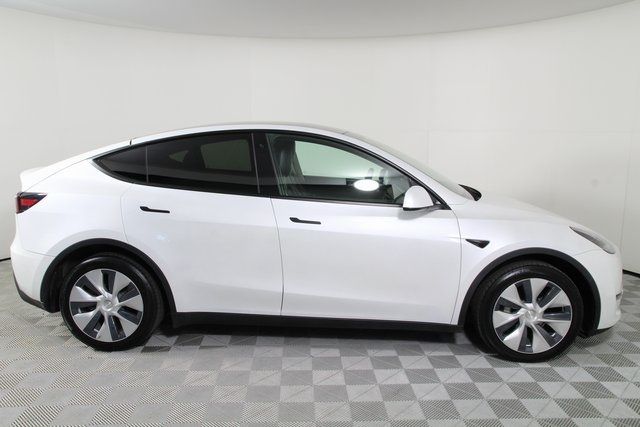 Photo 4 VIN: 5YJYGDEE2LF017110 - TESLA MODEL Y 