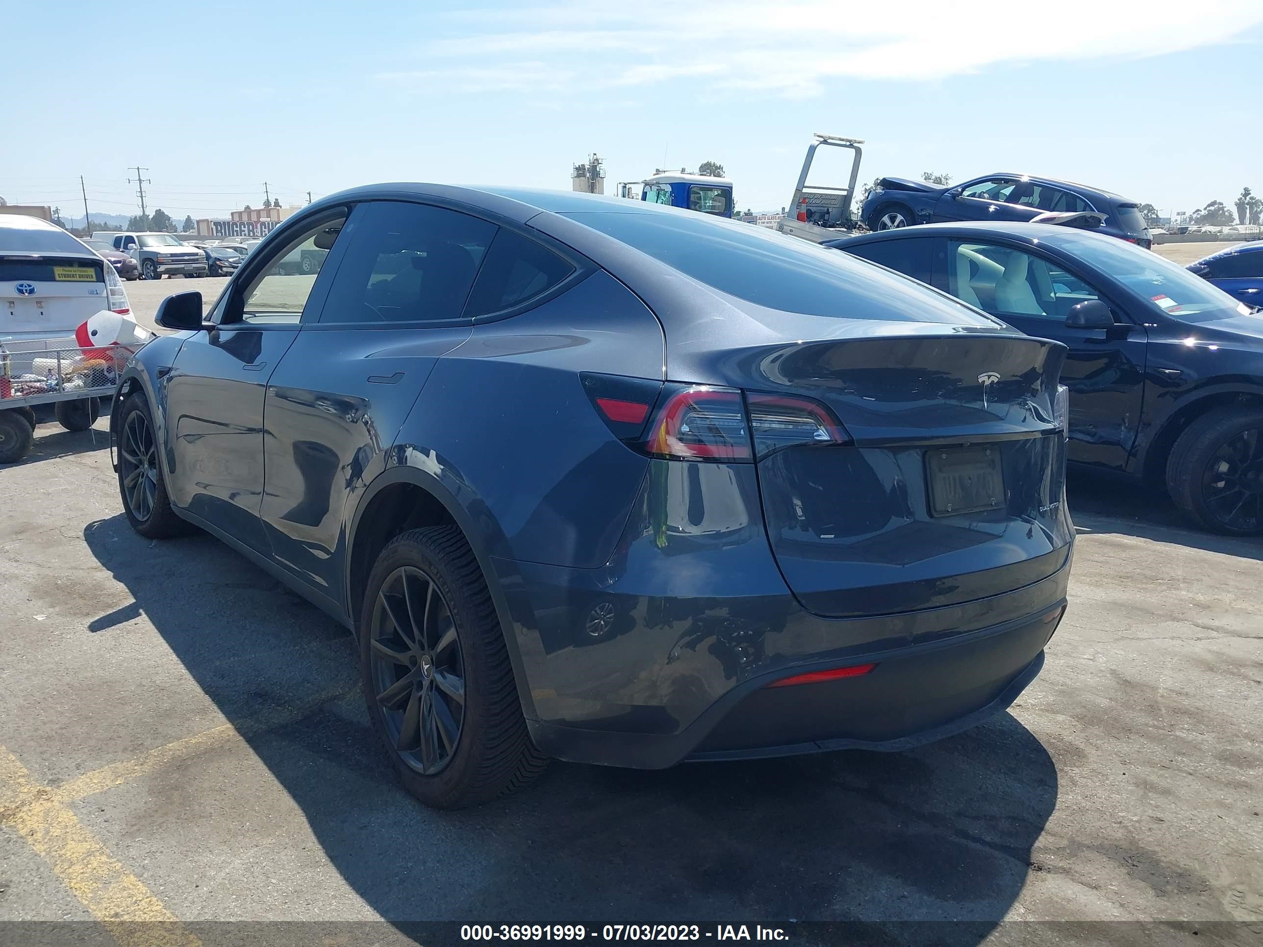 Photo 2 VIN: 5YJYGDEE2LF031590 - TESLA MODEL Y 