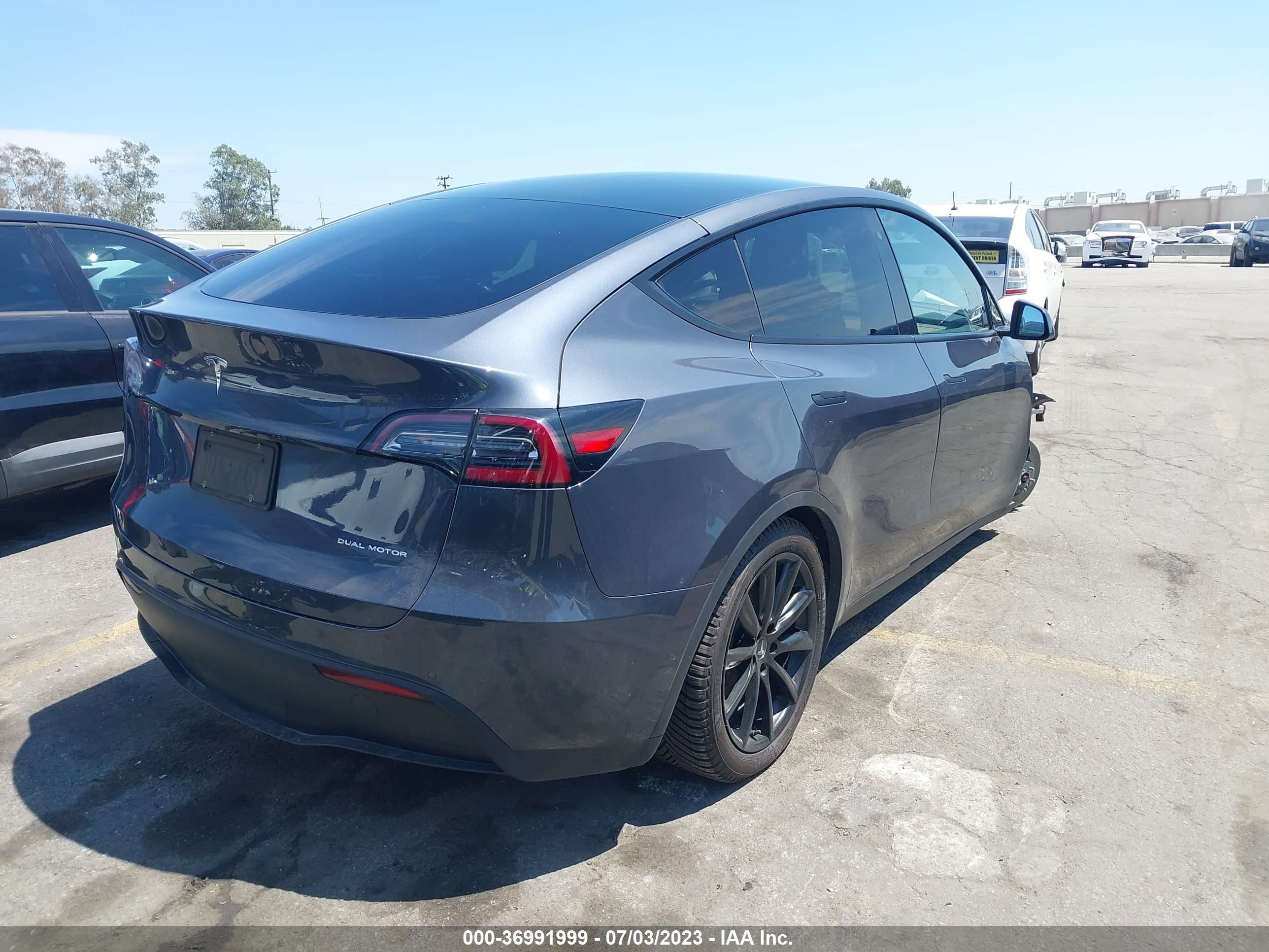 Photo 3 VIN: 5YJYGDEE2LF031590 - TESLA MODEL Y 